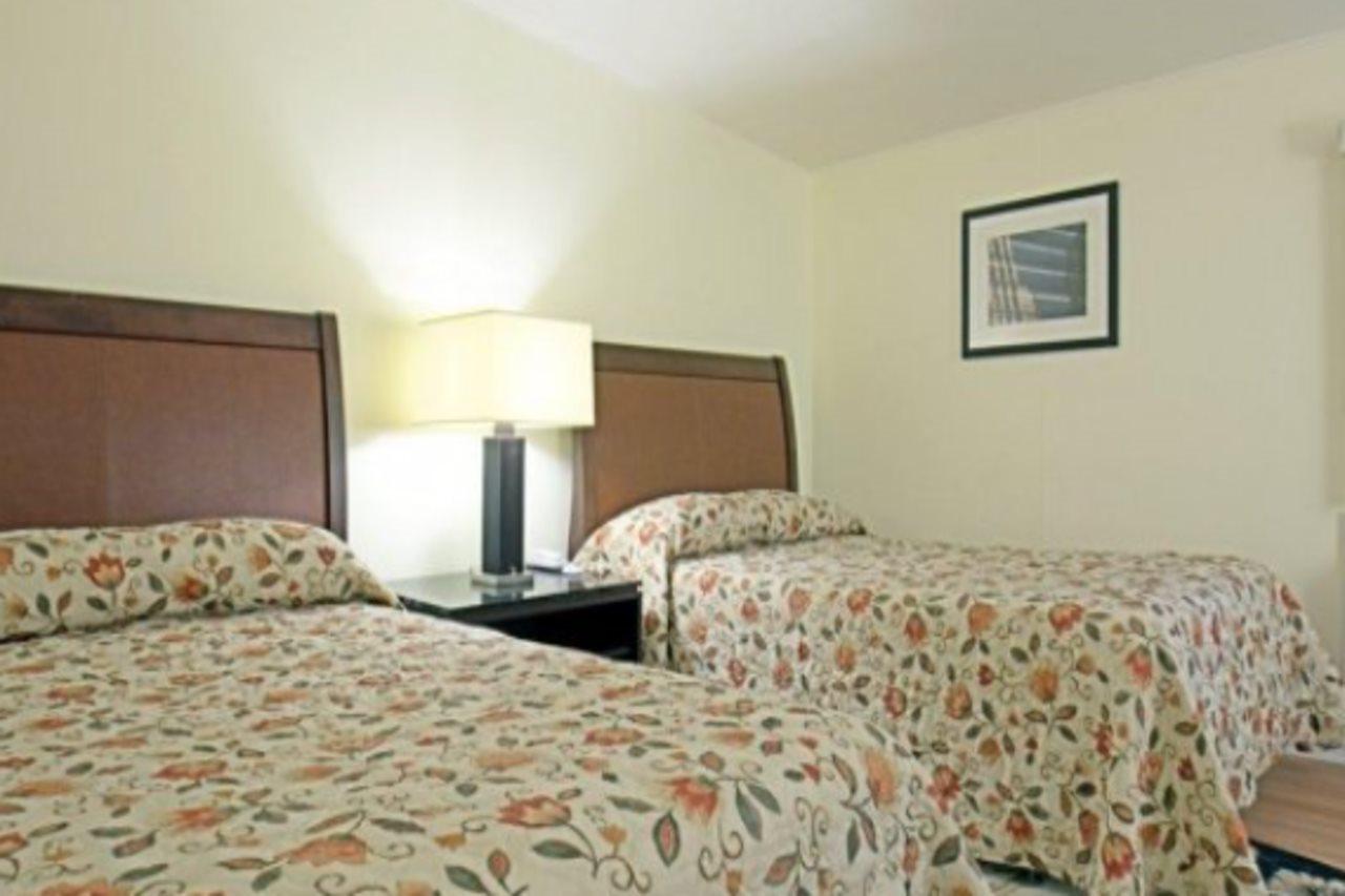 Americas Best Value Inn Highland-Poughkeepsie Экстерьер фото